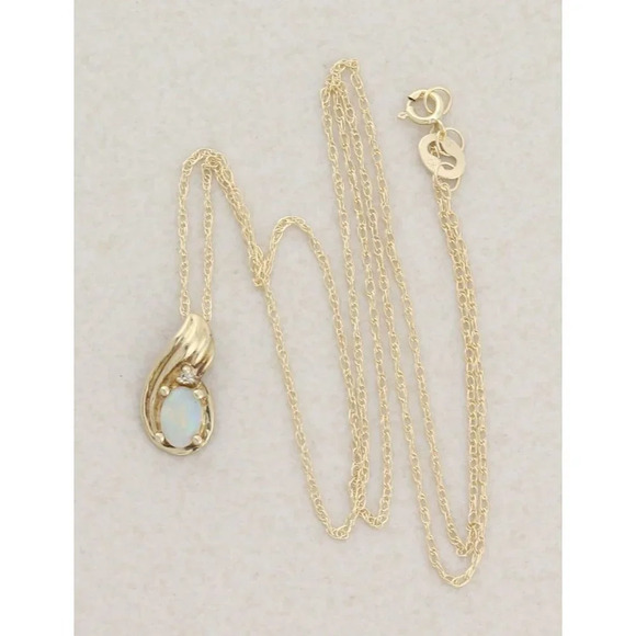 10k Yellow Gold Natural Opal and Diamond Necklace 18" Chain - Picture 4 of 9